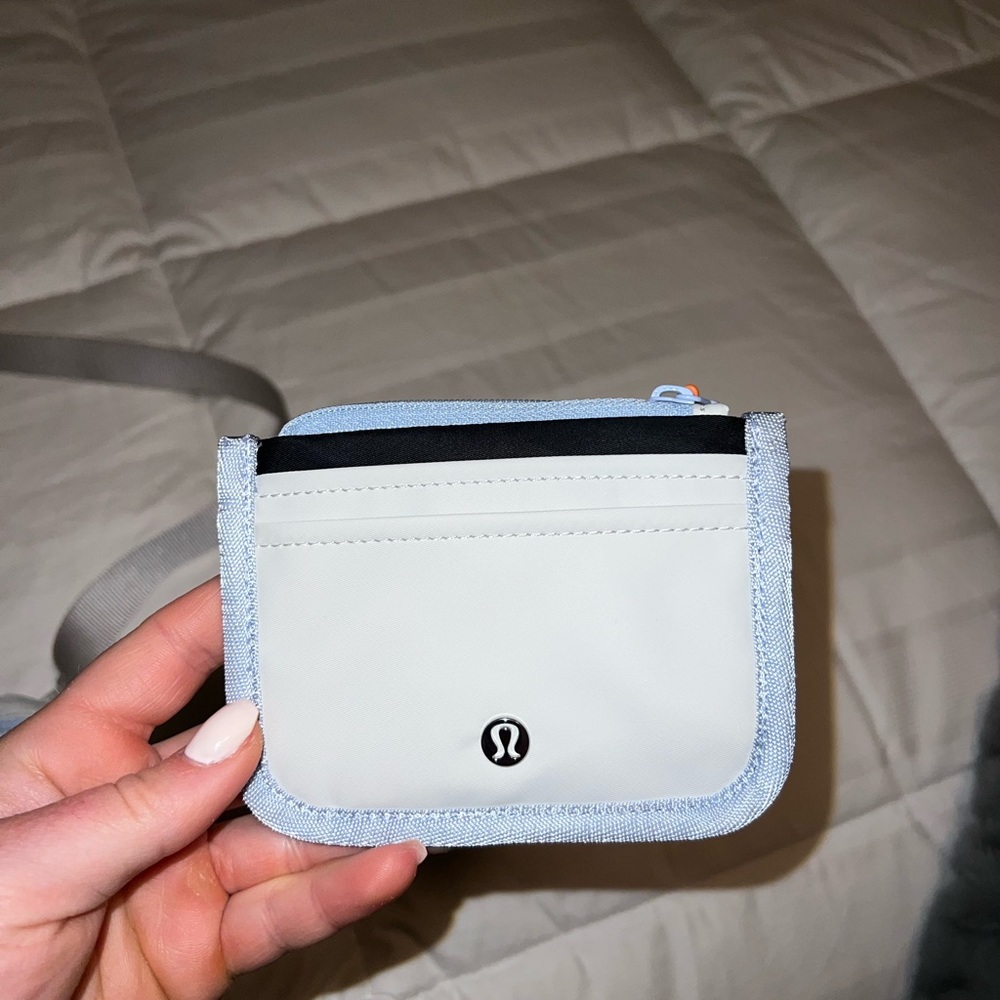 Lululemon card holder